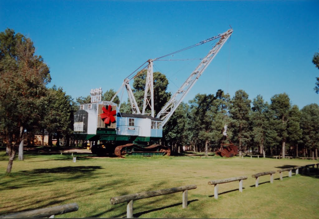 Bucyrus Class Dragline in Coleambally, photo from 1991