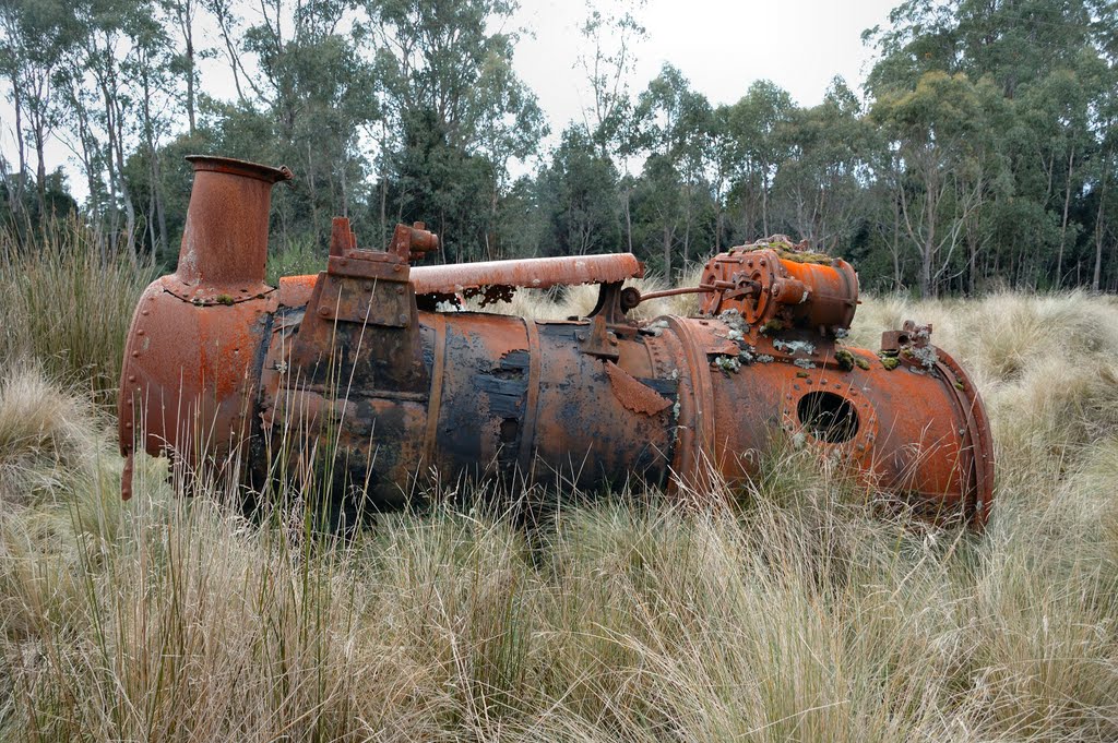 Old boiler engine on the road to Waratah